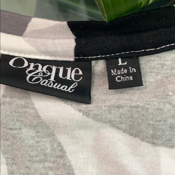 Abstract Floral Top - Picture 7 of 7